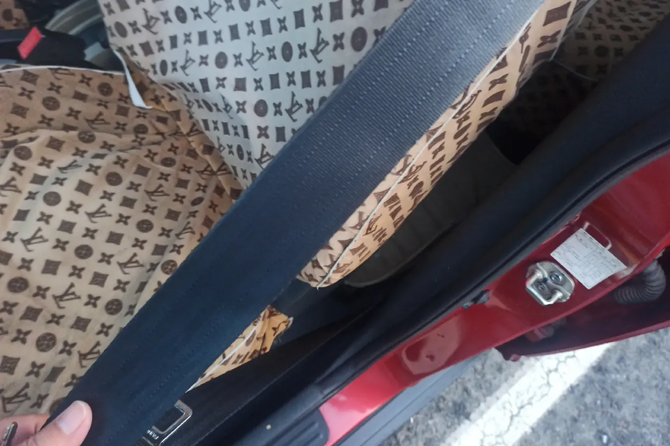 2013 Venucia R50 1.6L 117HP L4 4AT,autocango,china used car exporter,china ev exporter,chinese used car exporter,chinese used ev exporter