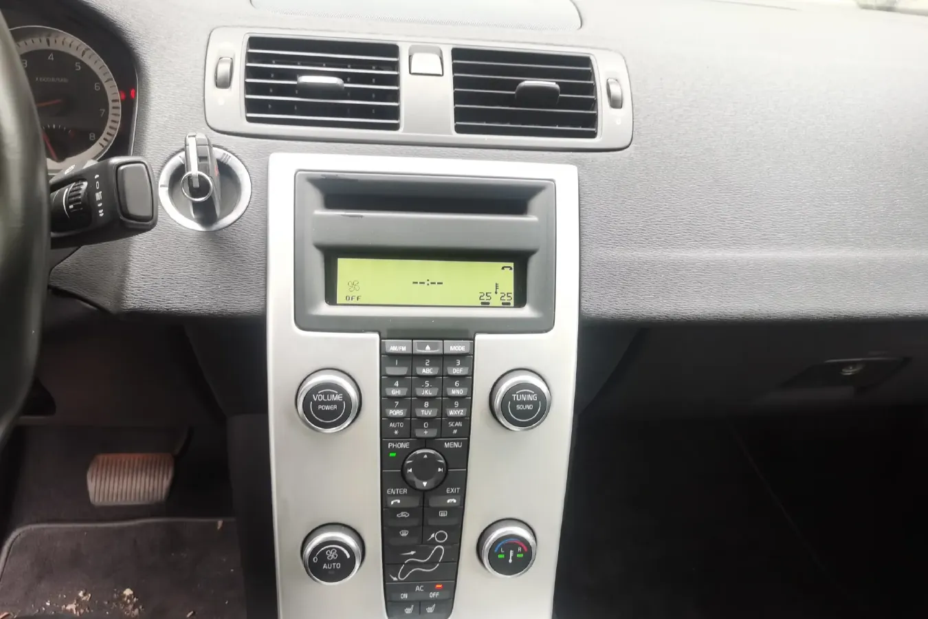 2010 Volvo C70 2.5T 230HP L5 5AT,autocango,china used car exporter,china ev exporter,chinese used car exporter,chinese used ev exporter