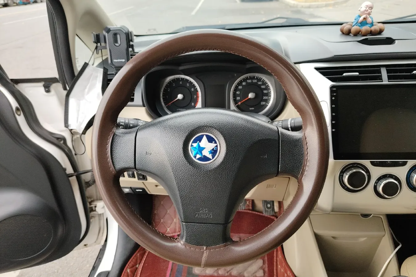 2013 Venucia R50 1.6L 117HP L4 5MT,autocango,china used car exporter,china ev exporter,chinese used car exporter,chinese used ev exporter