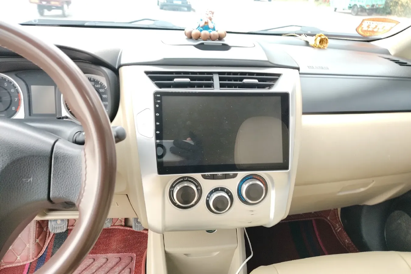 2013 Venucia R50 1.6L 117HP L4 5MT,autocango,china used car exporter,china ev exporter,chinese used car exporter,chinese used ev exporter