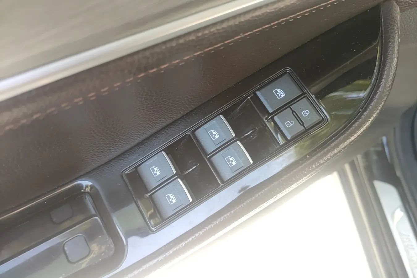 2017 DongFeng Forthing Joyear X5 1.5T 150HP L4 CVT,autocango,china used car exporter,china ev exporter,chinese used car exporter,chinese used ev exporter