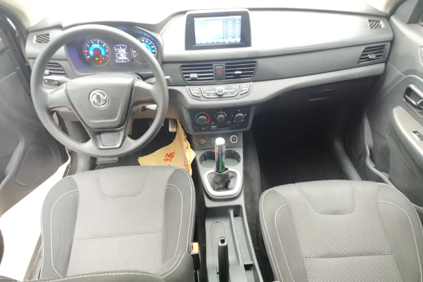 2018 DongFeng Fengon Fengon 330 1.5L 109HP L4 5MT,autocango,china used car exporter,china ev exporter,chinese used car exporter,chinese used ev exporter