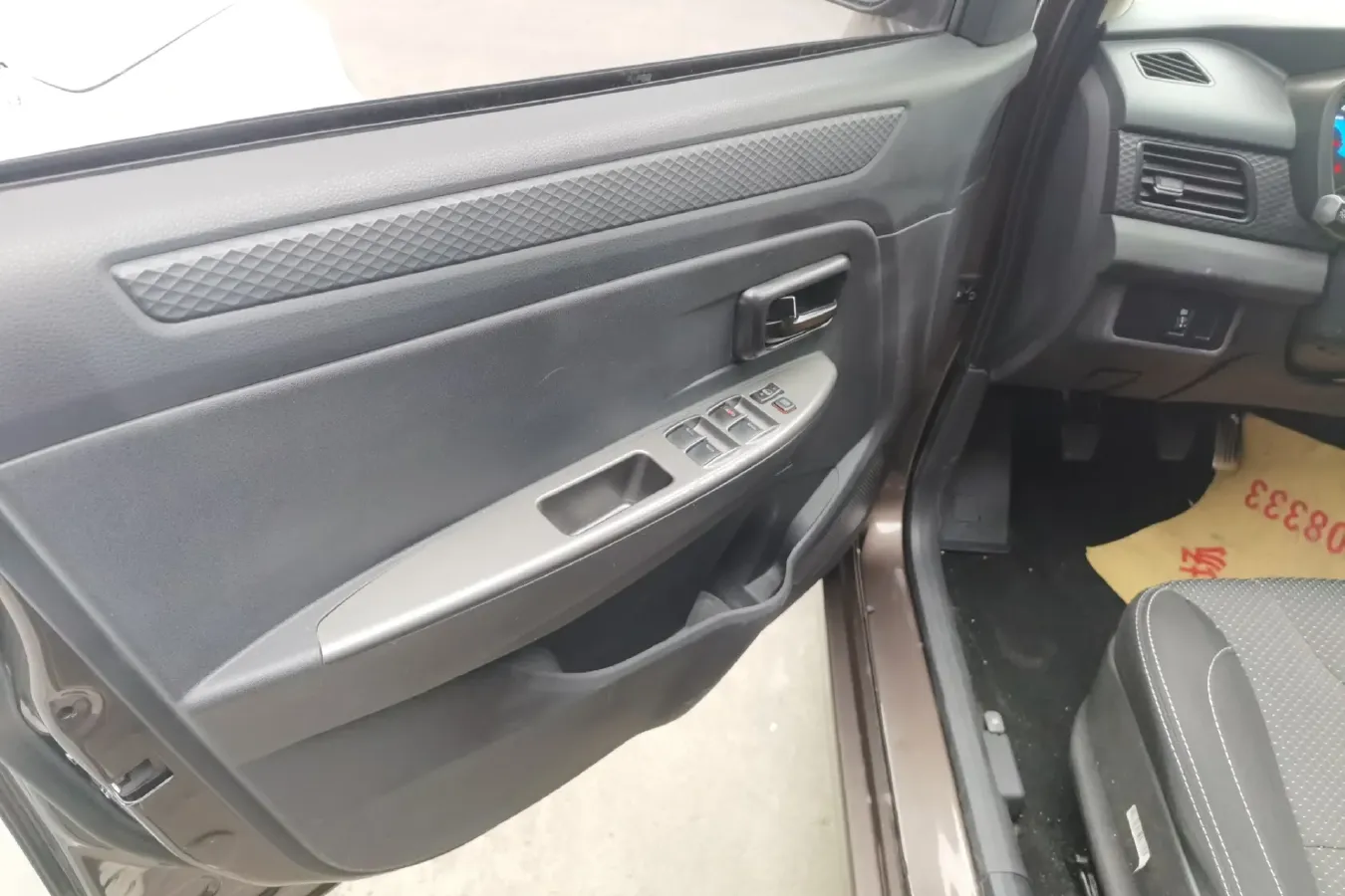 2018 DongFeng Fengon Fengon 330 1.5L 109HP L4 5MT,autocango,china used car exporter,china ev exporter,chinese used car exporter,chinese used ev exporter