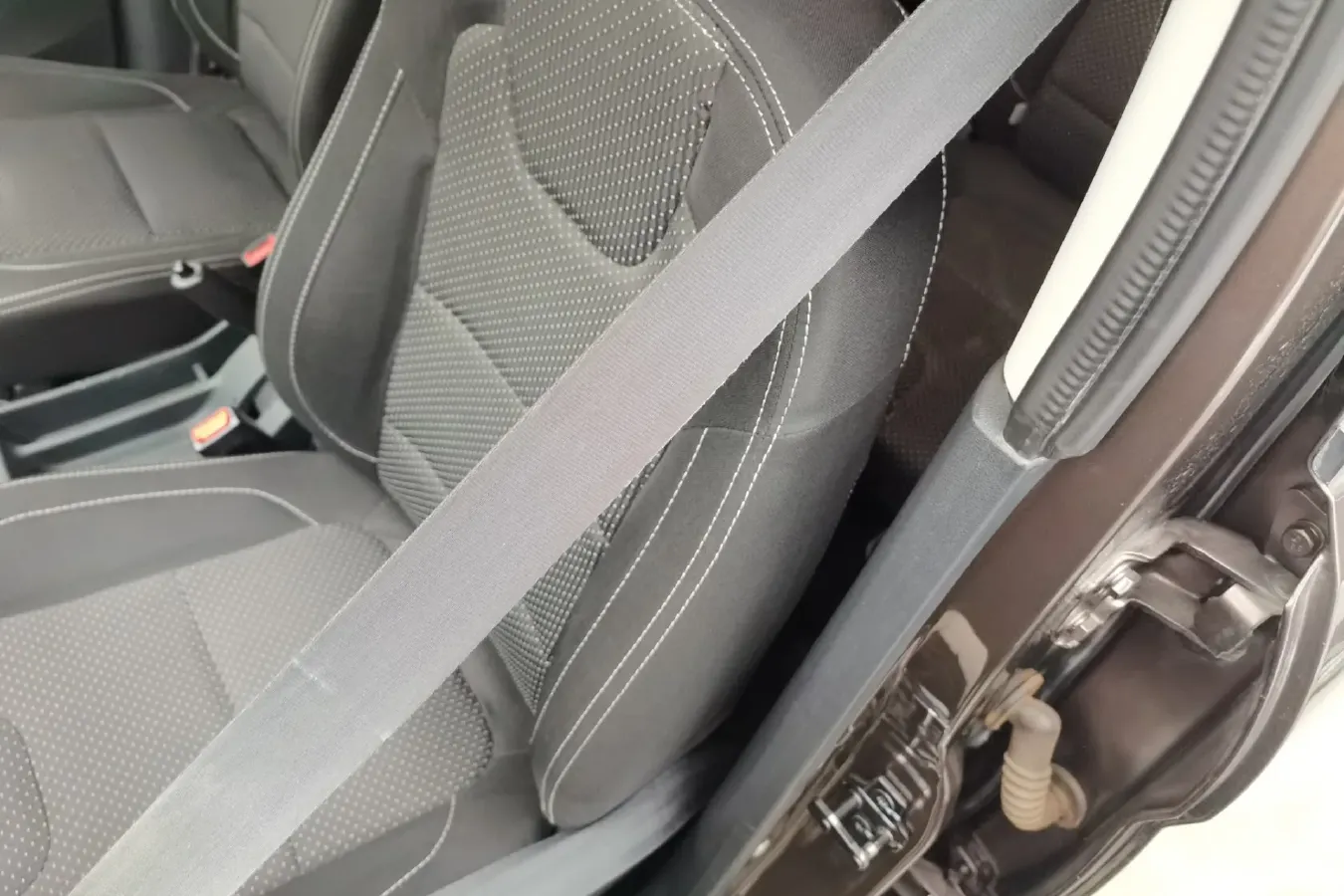 2018 DongFeng Fengon Fengon 330 1.5L 109HP L4 5MT,autocango,china used car exporter,china ev exporter,chinese used car exporter,chinese used ev exporter