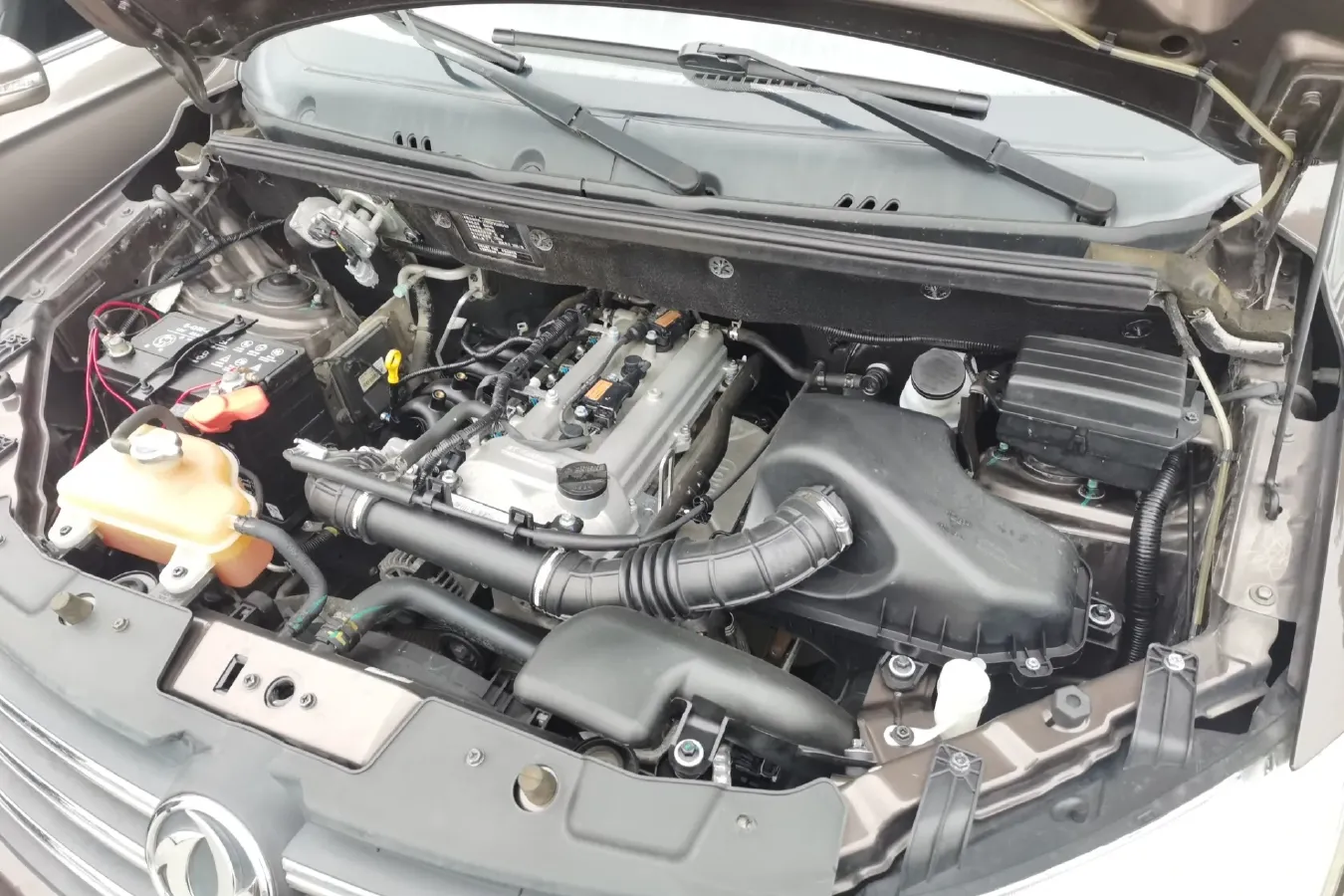 2018 DongFeng Fengon Fengon 330 1.5L 109HP L4 5MT,autocango,china used car exporter,china ev exporter,chinese used car exporter,chinese used ev exporter