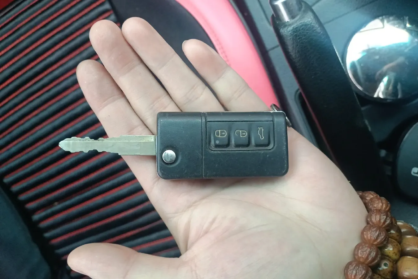 2016 HaiMa Family 1.6L 125HP L4 6MT,autocango,china used car exporter,china ev exporter,chinese used car exporter,chinese used ev exporter