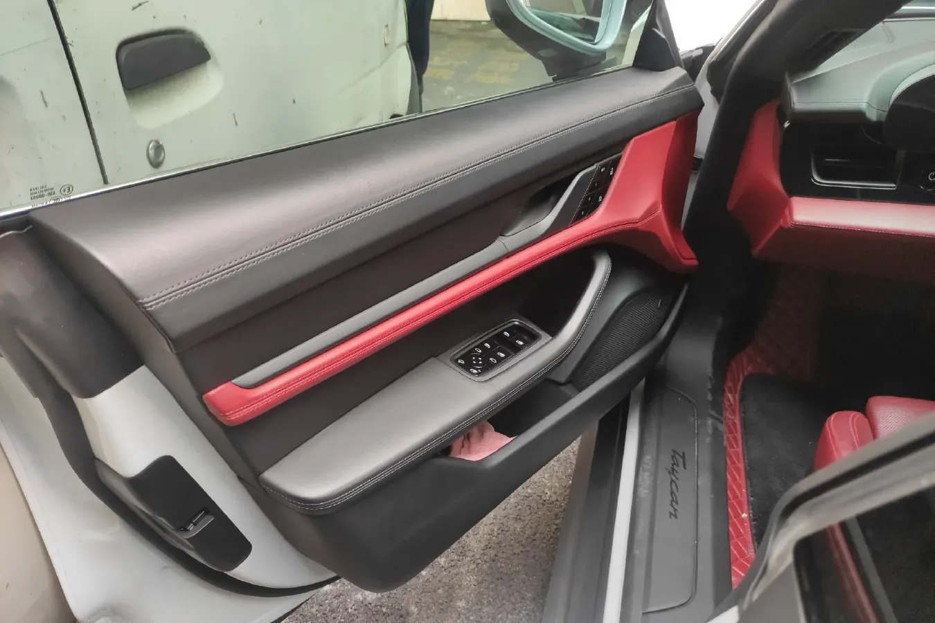 2020 Porsche Taycan 2AT BEV 79.2KWH,autocango,china used car exporter,china ev exporter,chinese used car exporter,chinese used ev exporter