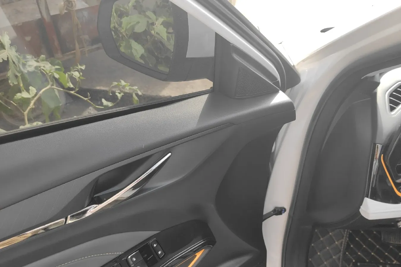 2023 ChangAn Oshan X5 Plus 1.5T 188HP L4 7DCT,autocango,china used car exporter,china ev exporter,chinese used car exporter,chinese used ev exporter