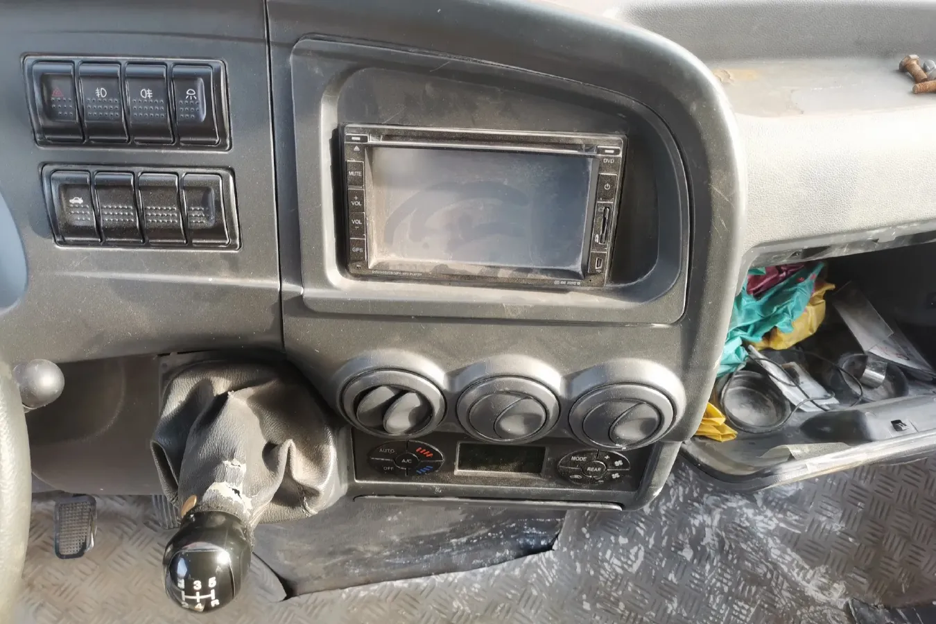 2012 Iveco BaoDi 2.5T 122HP L4 5MT,autocango,china used car exporter,china ev exporter,chinese used car exporter,chinese used ev exporter