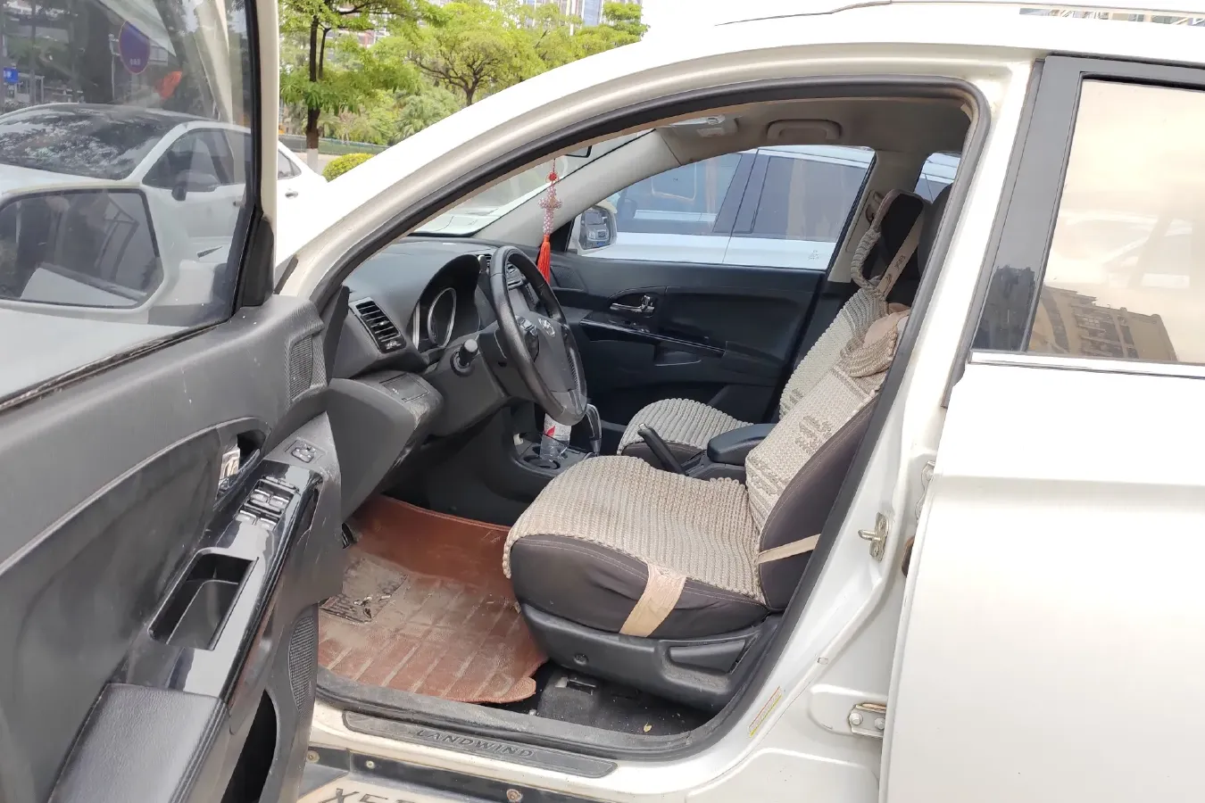 2015 Landwind X5 1.5T 150HP L4 CVT,autocango,china used car exporter,china ev exporter,chinese used car exporter,chinese used ev exporter