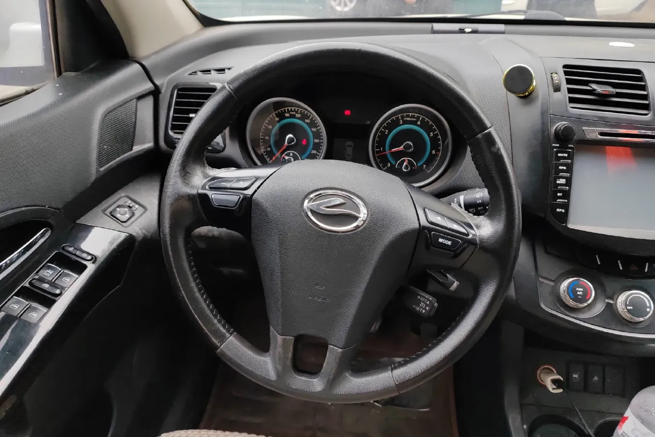 2015 Landwind X5 1.5T 150HP L4 CVT,autocango,china used car exporter,china ev exporter,chinese used car exporter,chinese used ev exporter