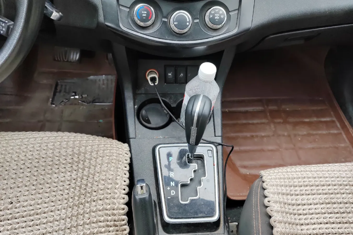 2015 Landwind X5 1.5T 150HP L4 CVT,autocango,china used car exporter,china ev exporter,chinese used car exporter,chinese used ev exporter