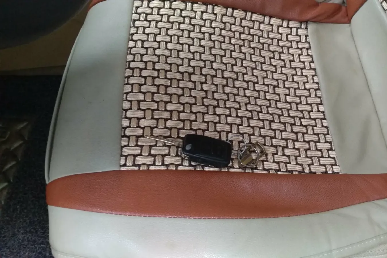 2010 Chery A3 1.6L 126HP L4 5MT,autocango,china used car exporter,china ev exporter,chinese used car exporter,chinese used ev exporter