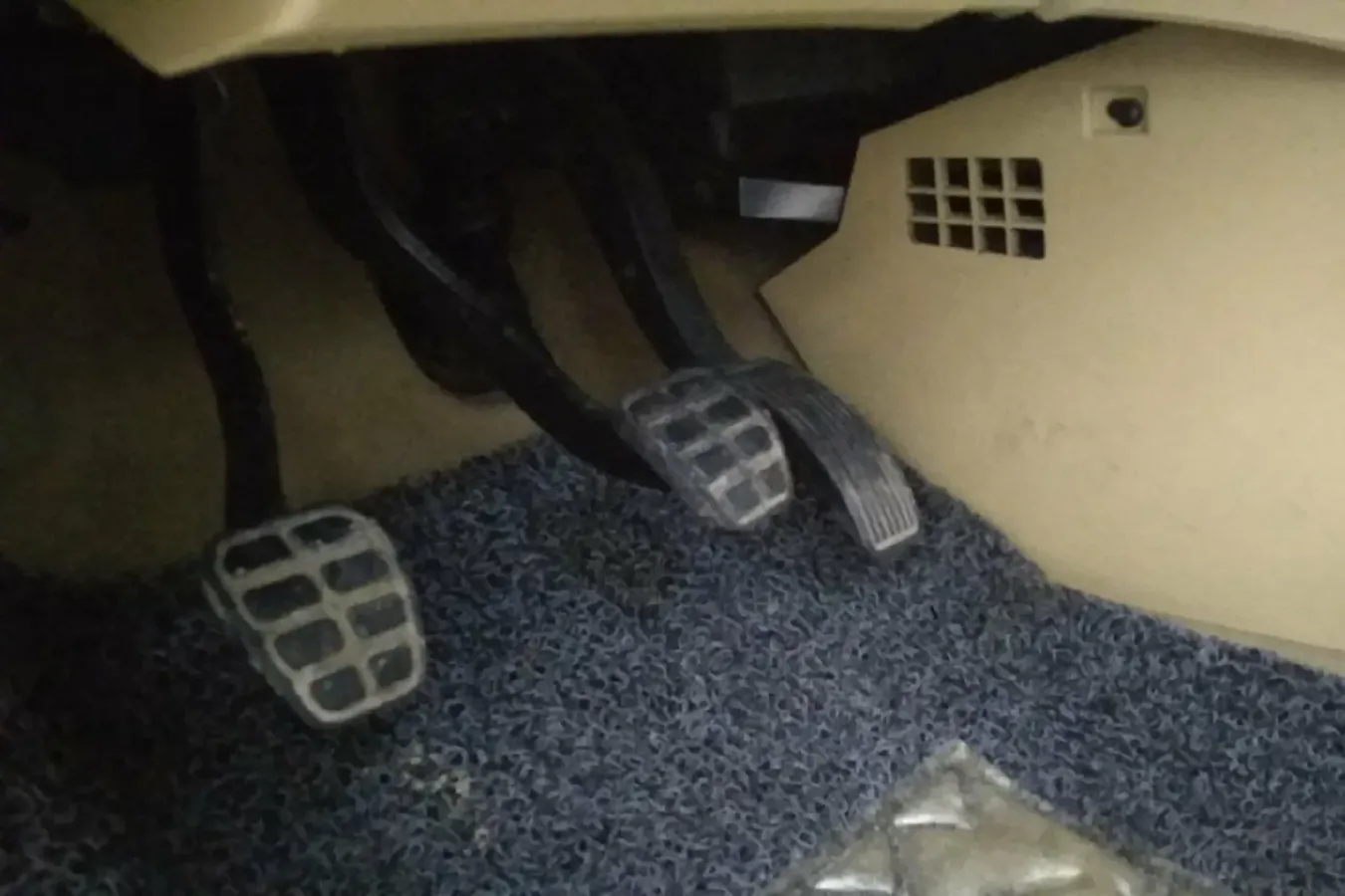 2010 Chery A3 1.6L 126HP L4 5MT,autocango,china used car exporter,china ev exporter,chinese used car exporter,chinese used ev exporter