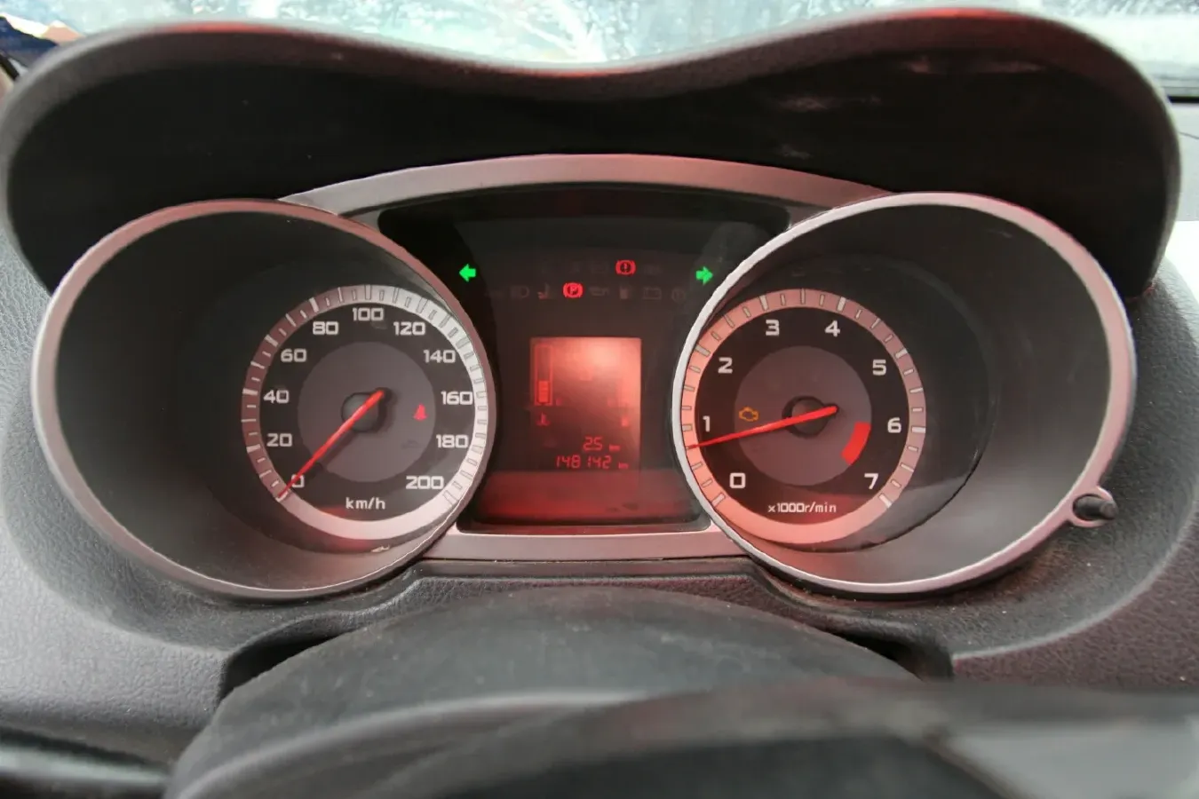 2012 Landwind X8 2.0L 133HP L4 5MT,autocango,china used car exporter,china ev exporter,chinese used car exporter,chinese used ev exporter