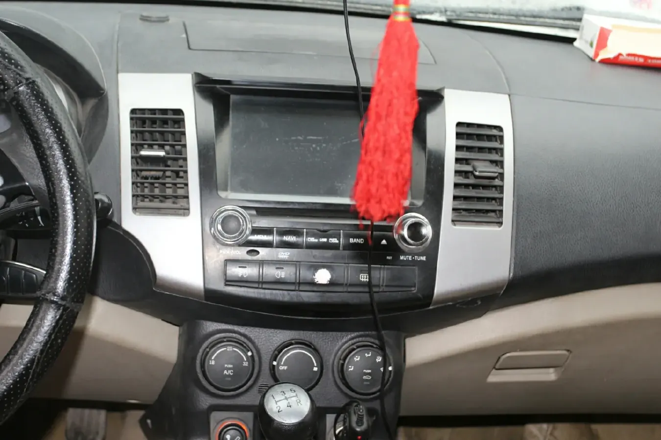 2012 Landwind X8 2.0L 133HP L4 5MT,autocango,china used car exporter,china ev exporter,chinese used car exporter,chinese used ev exporter