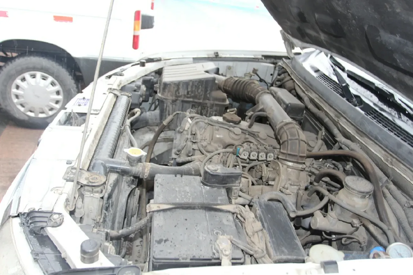 2012 Landwind X8 2.0L 133HP L4 5MT,autocango,china used car exporter,china ev exporter,chinese used car exporter,chinese used ev exporter