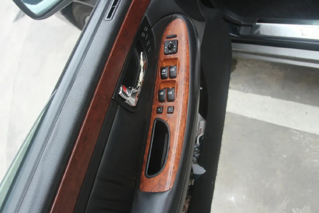 2002 SsangYong Chairman 2.8L 197HP L6 5AT,autocango,china used car exporter,china ev exporter,chinese used car exporter,chinese used ev exporter