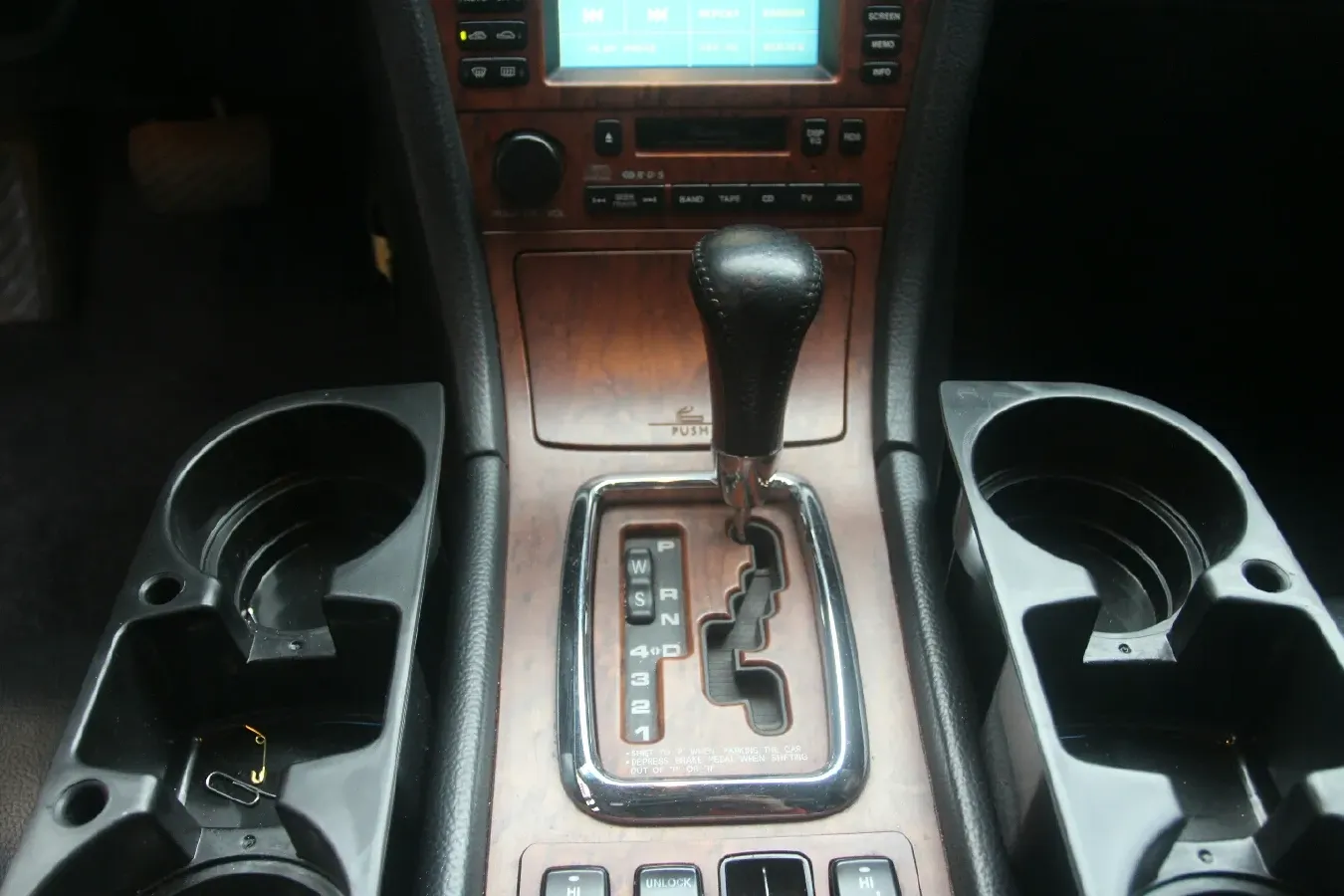 2002 SsangYong Chairman 2.8L 197HP L6 5AT,autocango,china used car exporter,china ev exporter,chinese used car exporter,chinese used ev exporter