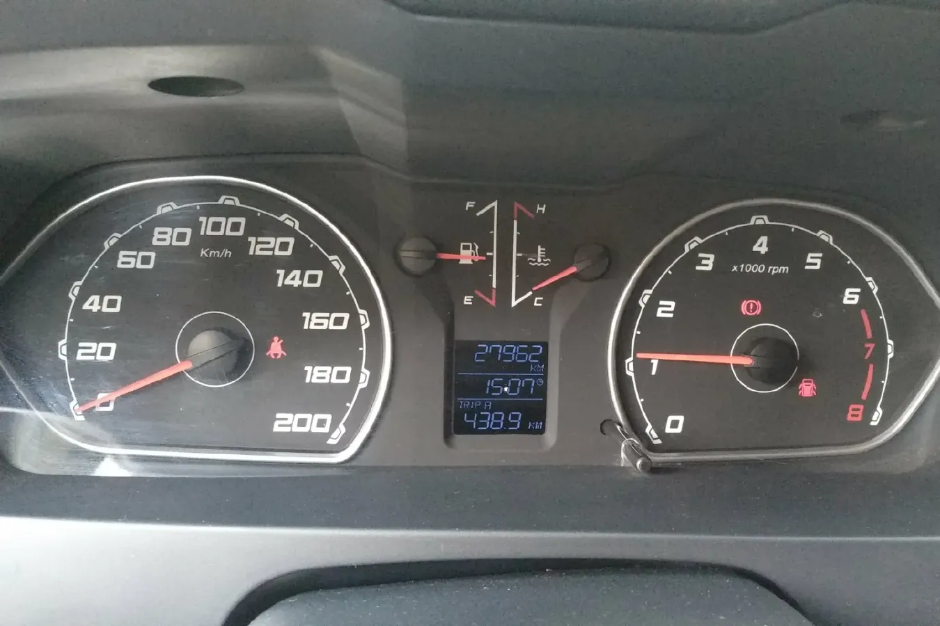 2016 Leopaard Q6 2.4L 147HP L4 5MT,autocango,china used car exporter,china ev exporter,chinese used car exporter,chinese used ev exporter