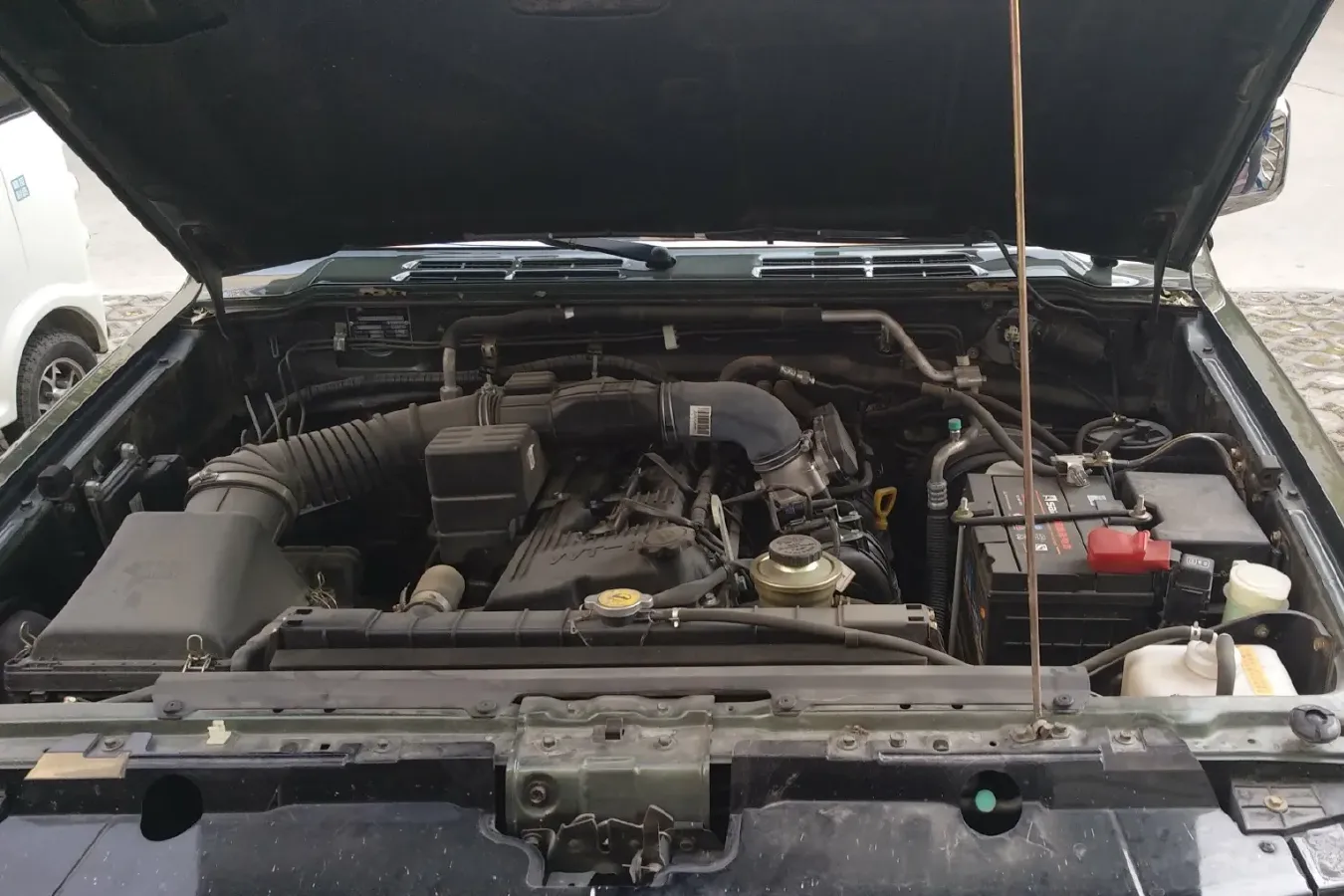 2016 Leopaard Q6 2.4L 147HP L4 5MT,autocango,china used car exporter,china ev exporter,chinese used car exporter,chinese used ev exporter