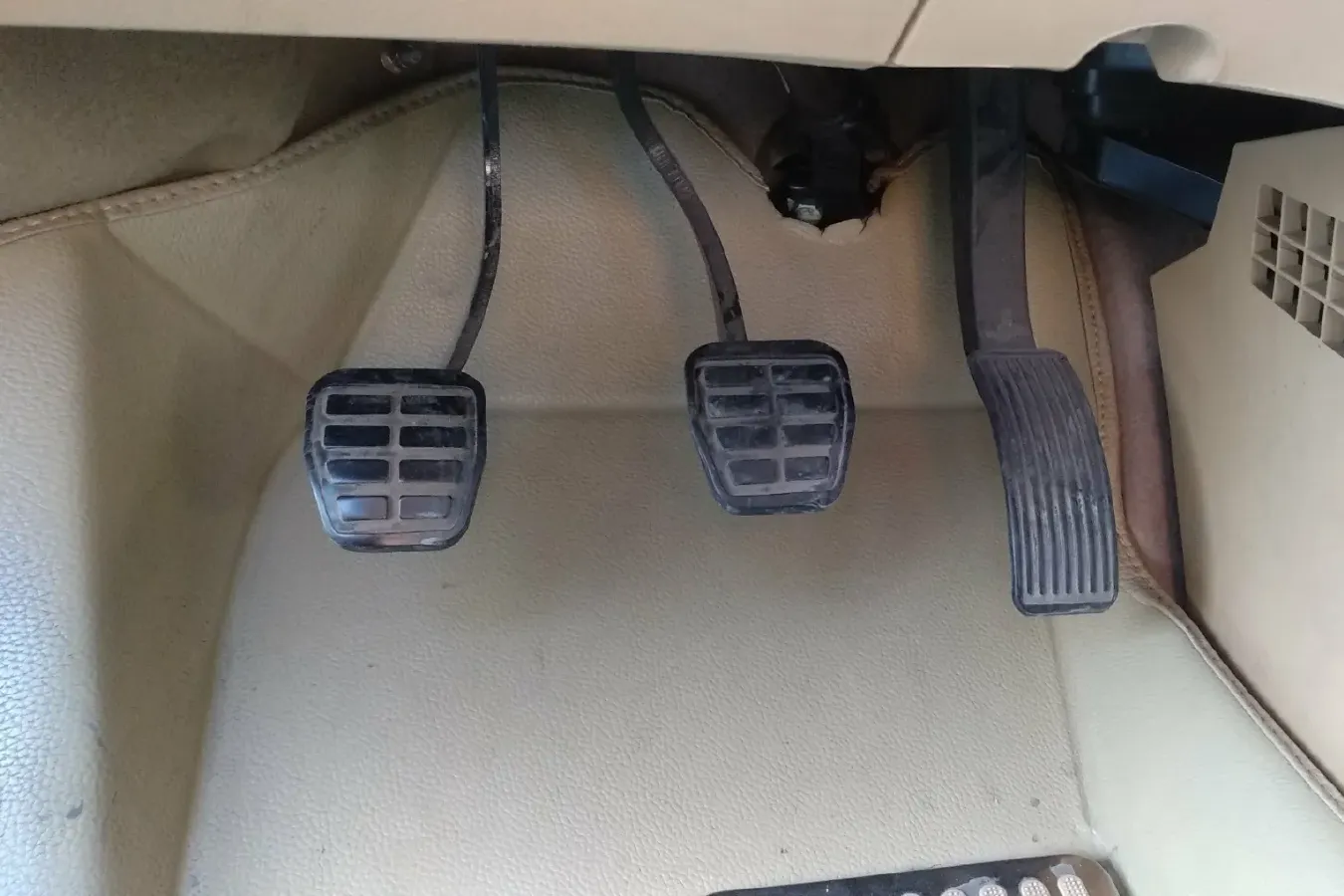 2010 Chery A3 1.6L 126HP L4 5MT,autocango,china used car exporter,china ev exporter,chinese used car exporter,chinese used ev exporter