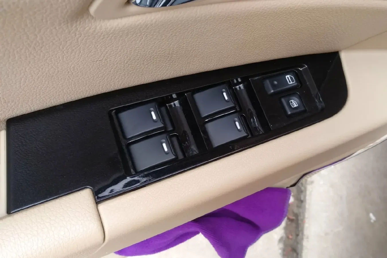 2015 Geely EC8 2.0L 141HP L4 5MT,autocango,china used car exporter,china ev exporter,chinese used car exporter,chinese used ev exporter