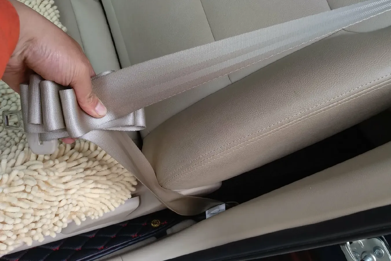 2015 Geely EC8 2.0L 141HP L4 5MT,autocango,china used car exporter,china ev exporter,chinese used car exporter,chinese used ev exporter