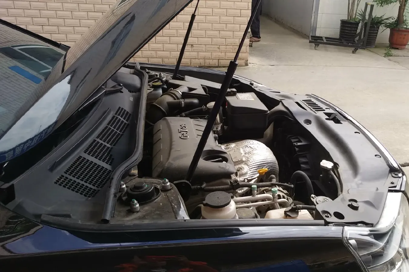 2015 Geely EC8 2.0L 141HP L4 5MT,autocango,china used car exporter,china ev exporter,chinese used car exporter,chinese used ev exporter