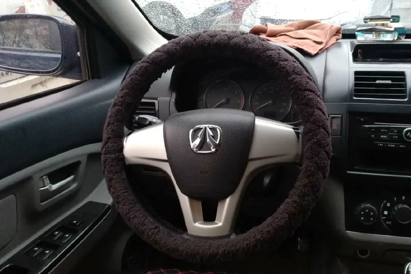 2013 BAIC WeiWang M20 1.5L 102HP L4 5MT,autocango,china used car exporter,china ev exporter,chinese used car exporter,chinese used ev exporter