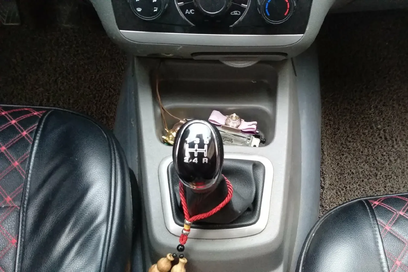 2013 BAIC WeiWang M20 1.5L 102HP L4 5MT,autocango,china used car exporter,china ev exporter,chinese used car exporter,chinese used ev exporter