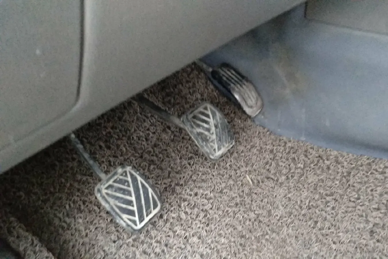 2013 BAIC WeiWang M20 1.5L 102HP L4 5MT,autocango,china used car exporter,china ev exporter,chinese used car exporter,chinese used ev exporter