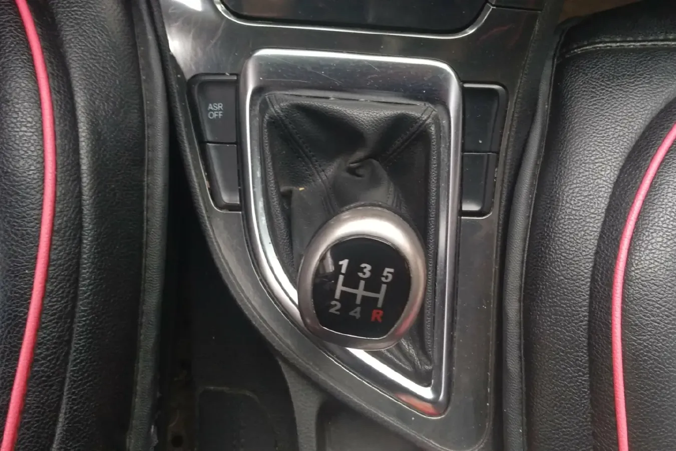 2014 Brilliance Auto V5 1.6L 118HP L4 5MT,autocango,china used car exporter,china ev exporter,chinese used car exporter,chinese used ev exporter