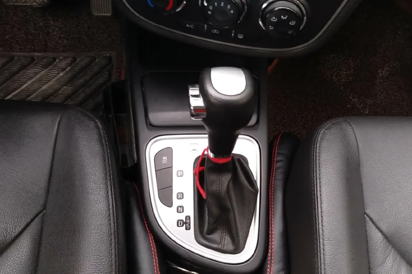 2015 FAW Jumpal D60 1.8L 139HP L4 6AT,autocango,china used car exporter,china ev exporter,chinese used car exporter,chinese used ev exporter