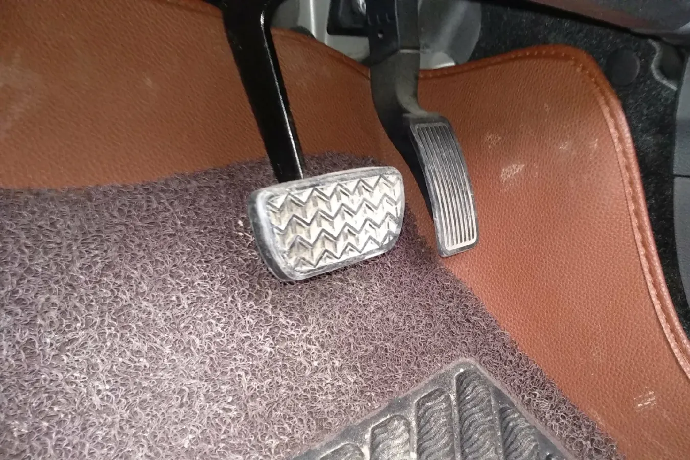 2015 FAW Jumpal D60 1.8L 139HP L4 6AT,autocango,china used car exporter,china ev exporter,chinese used car exporter,chinese used ev exporter