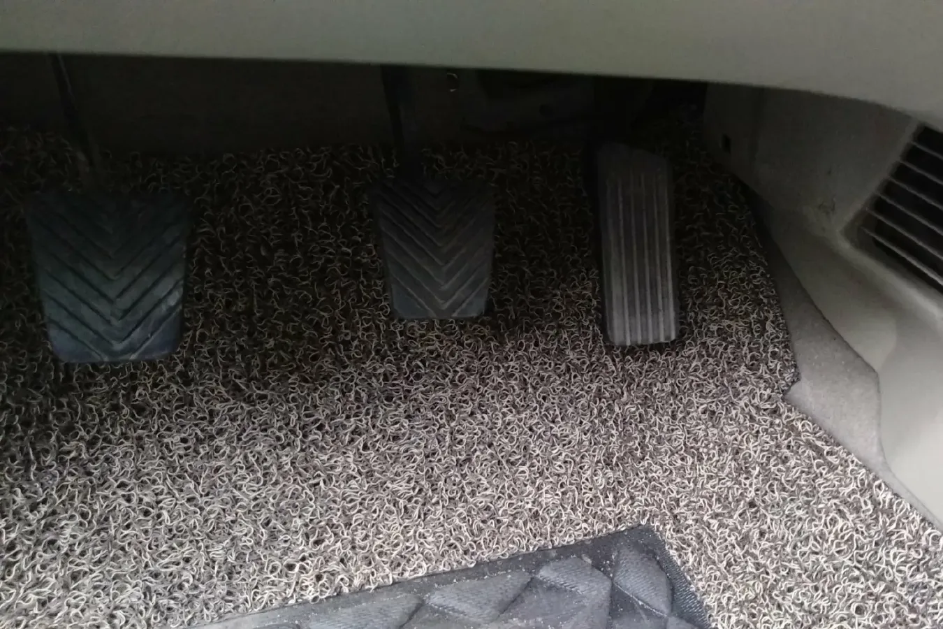 2010 JAC HeYue 1.5L 103HP L4 5MT,autocango,china used car exporter,china ev exporter,chinese used car exporter,chinese used ev exporter