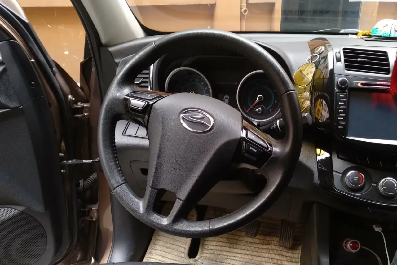 2013 Landwind X5 2.0T 190HP L4 6MT,autocango,china used car exporter,china ev exporter,chinese used car exporter,chinese used ev exporter