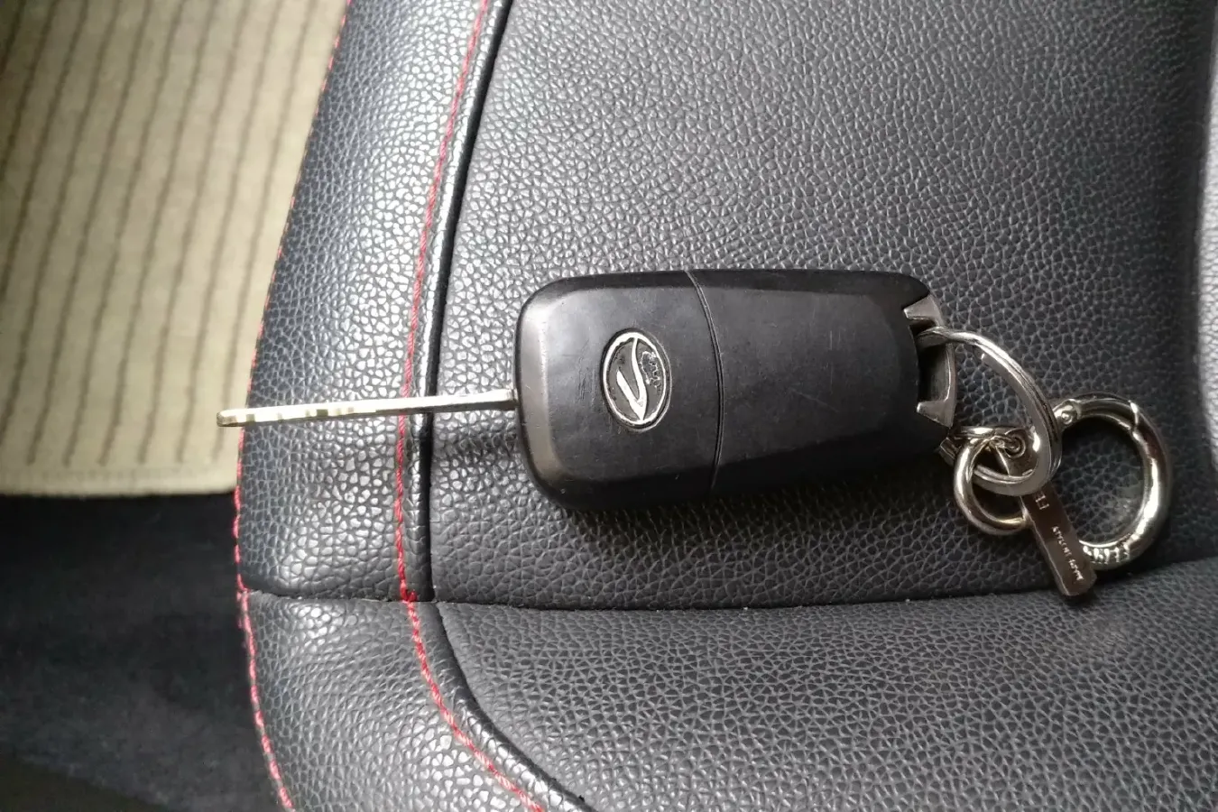 2013 Landwind X5 2.0T 190HP L4 6MT,autocango,china used car exporter,china ev exporter,chinese used car exporter,chinese used ev exporter