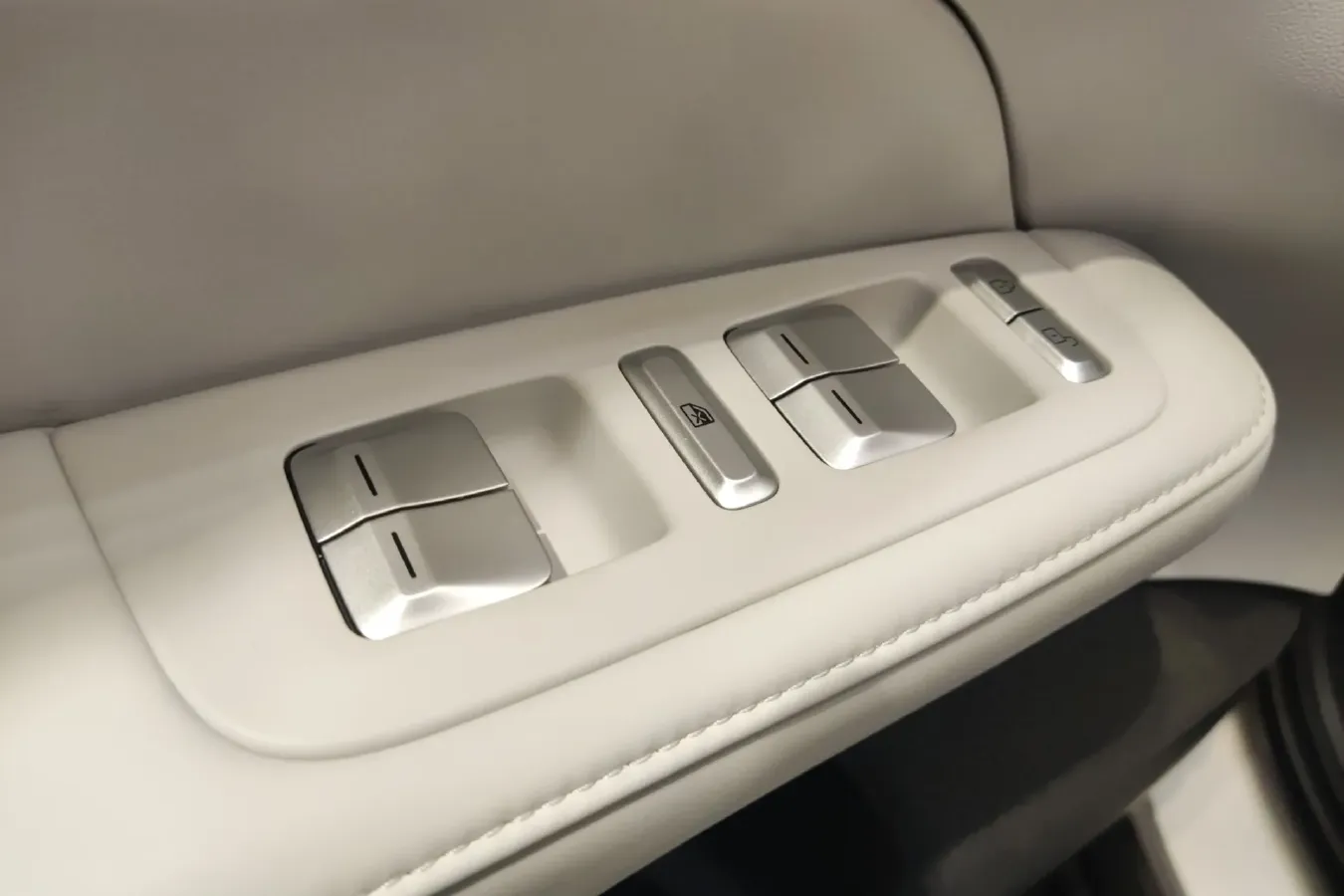 2023 Xpeng G6 BEV 87.5KWH,autocango,china used car exporter,china ev exporter,chinese used car exporter,chinese used ev exporter