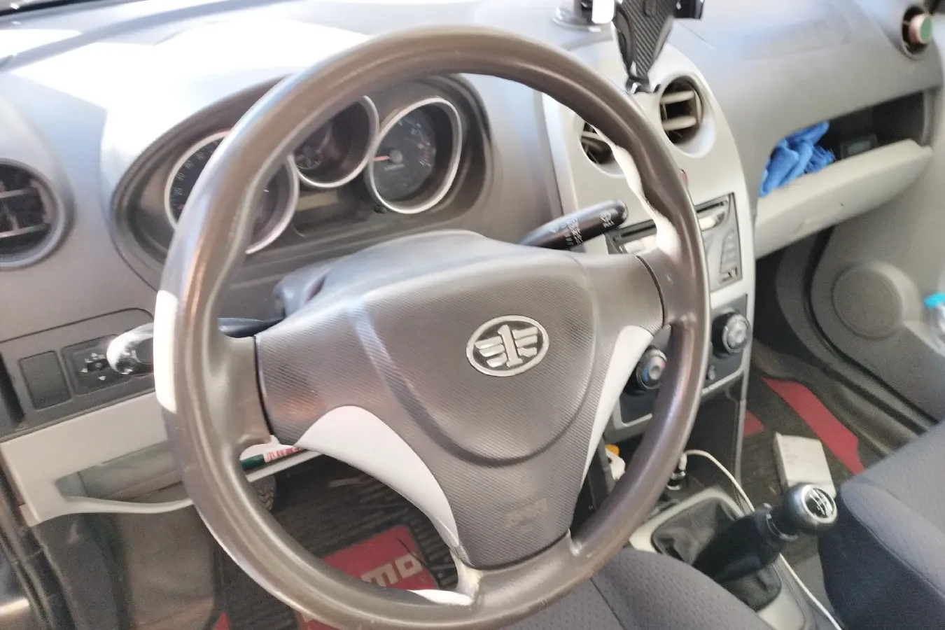 2010 FAW Vita V2 1.3L 91HP L4 5MT,autocango,china used car exporter,china ev exporter,chinese used car exporter,chinese used ev exporter