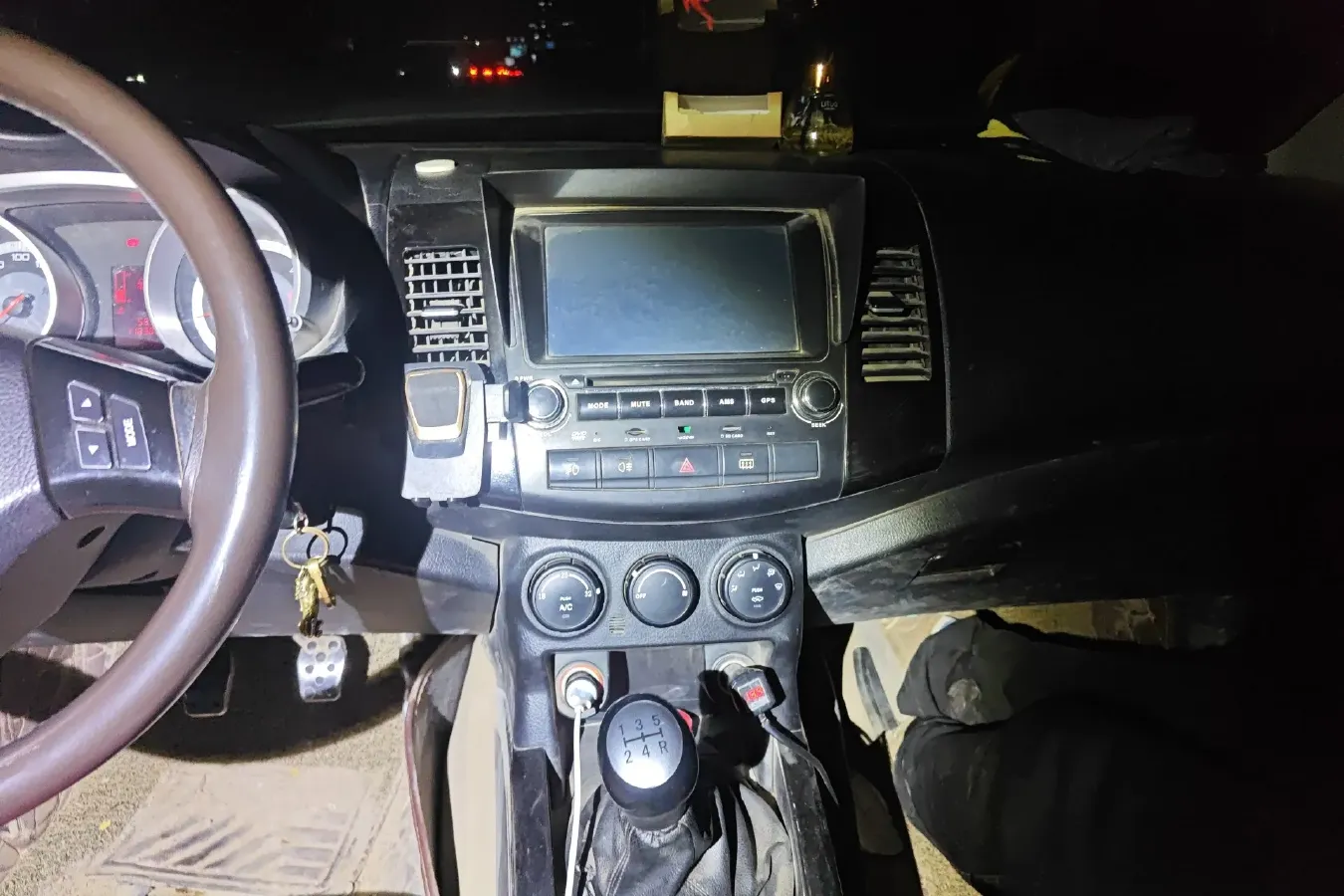 2014 Landwind X8 2.0T 122HP L4 5MT,autocango,china used car exporter,china ev exporter,chinese used car exporter,chinese used ev exporter