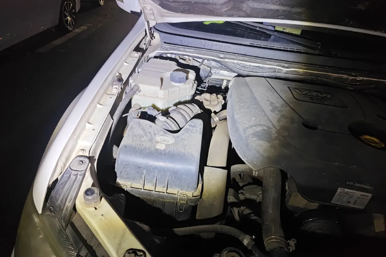 2014 Landwind X8 2.0T 122HP L4 5MT,autocango,china used car exporter,china ev exporter,chinese used car exporter,chinese used ev exporter