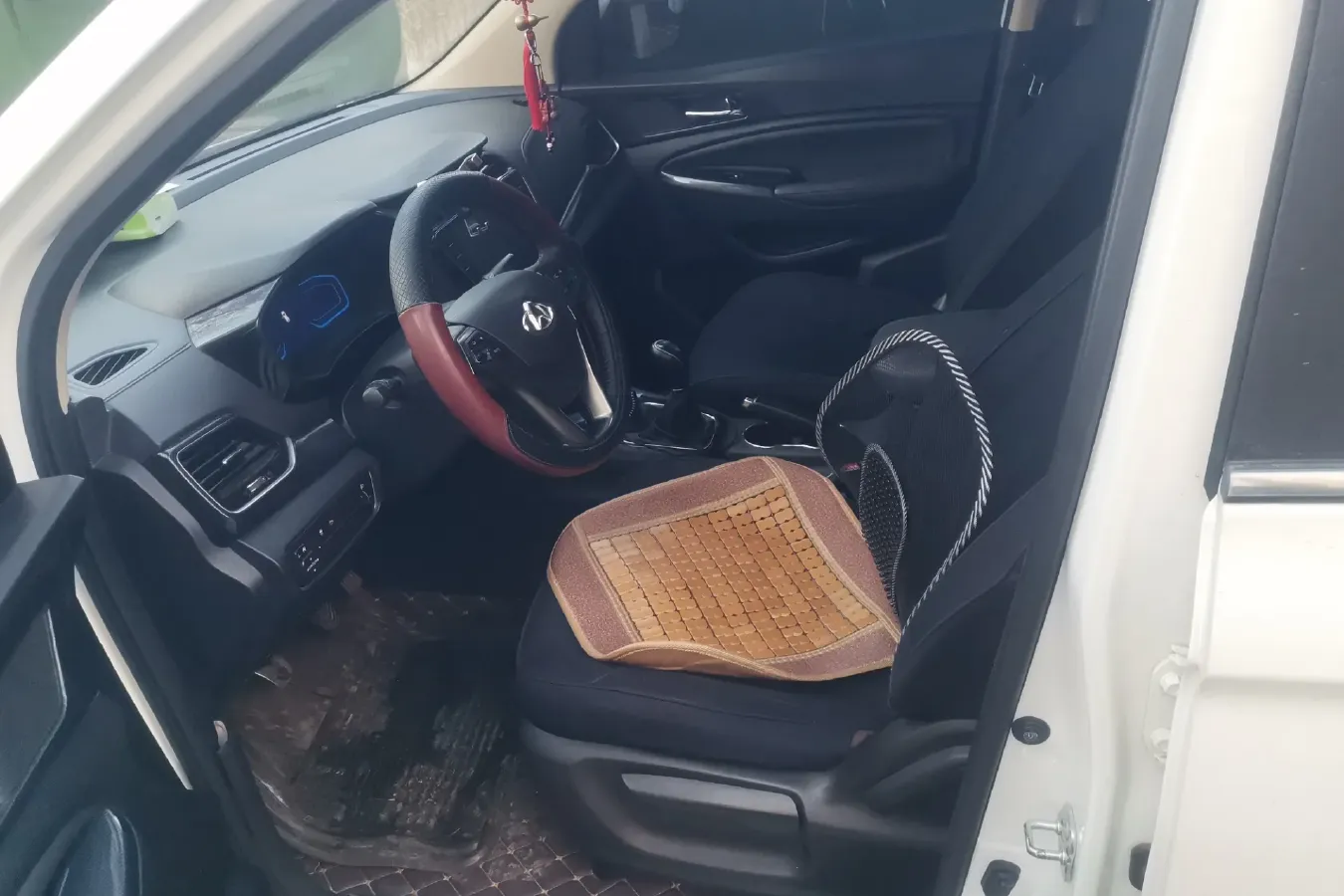 2017 ChangAn Oshan A800 1.6L 125HP L4 5MT,autocango,china used car exporter,china ev exporter,chinese used car exporter,chinese used ev exporter