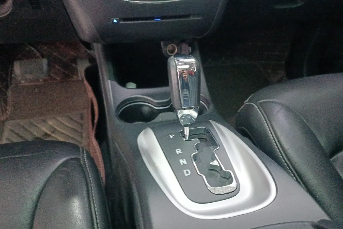 2012 Fiat Freemont 2.4L 170HP L4 6AT,autocango,china used car exporter,china ev exporter,chinese used car exporter,chinese used ev exporter