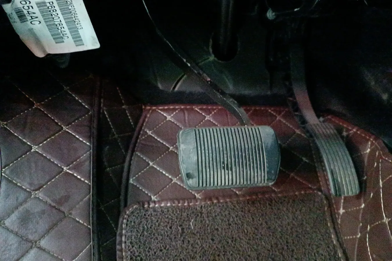 2012 Fiat Freemont 2.4L 170HP L4 6AT,autocango,china used car exporter,china ev exporter,chinese used car exporter,chinese used ev exporter