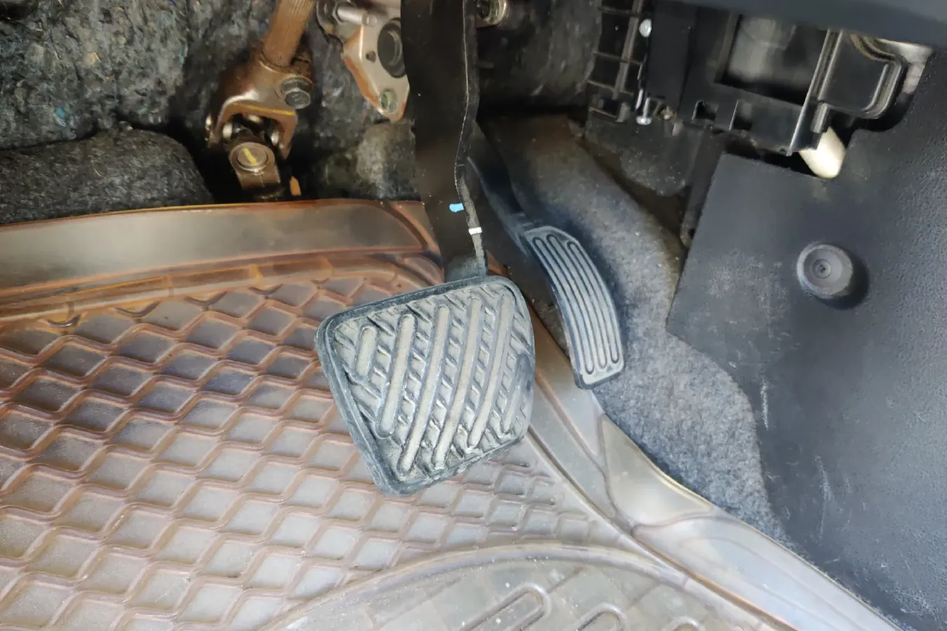 2010 Nissan March 1.5L 107HP L4 4AT,autocango,china used car exporter,china ev exporter,chinese used car exporter,chinese used ev exporter