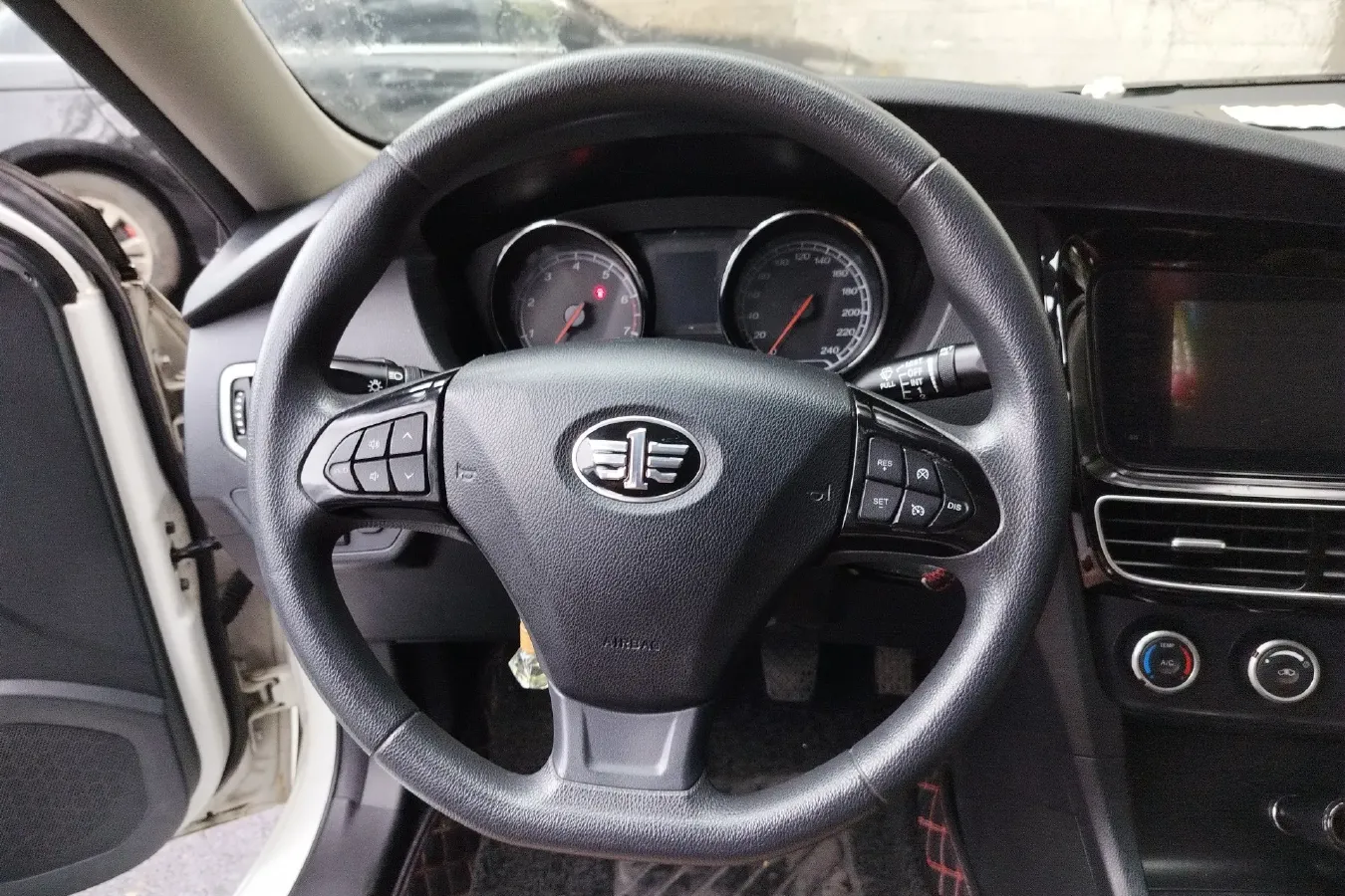 2016 FAW Jumpal A70 1.6L 113HP L4 5MT,autocango,china used car exporter,china ev exporter,chinese used car exporter,chinese used ev exporter