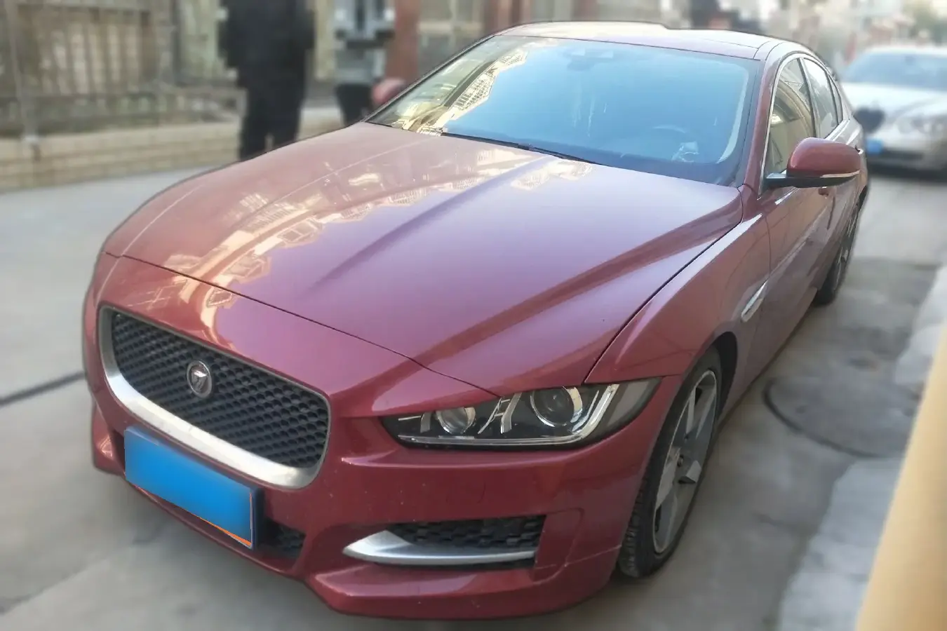 2015 Jaguar XE 2.0T 200HP L4 8AT