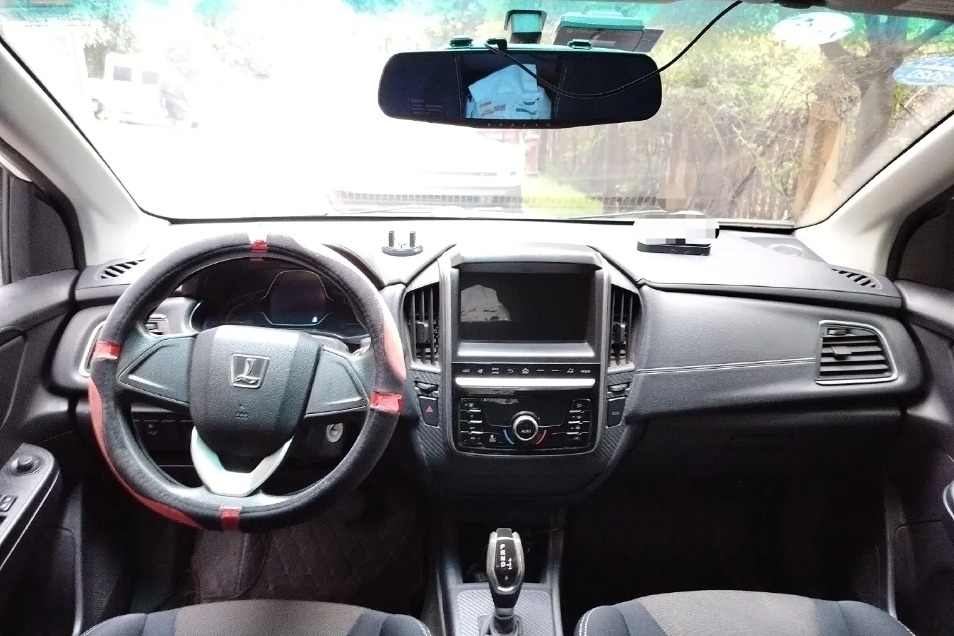 2016 Luxgen 3 1.6L 124HP L4 CVT,autocango,china used car exporter,china ev exporter,chinese used car exporter,chinese used ev exporter