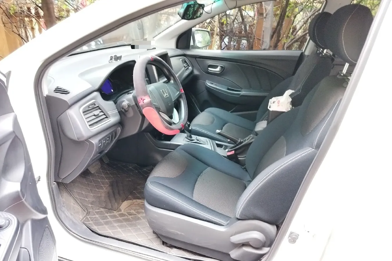 2016 Luxgen 3 1.6L 124HP L4 CVT,autocango,china used car exporter,china ev exporter,chinese used car exporter,chinese used ev exporter